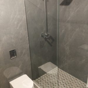 Скляна душова перегородка з прозорого скла